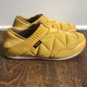 NEW Teva Ember Moc Slip on Shoes Mens Size 8 Yellow 2023-12c3